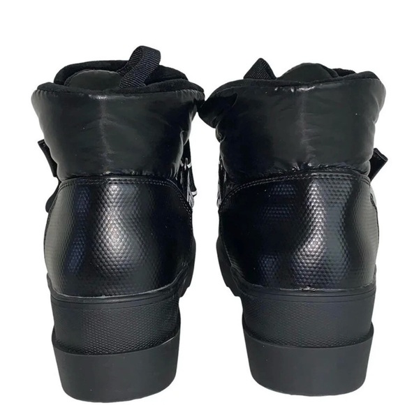 Juicy Couture Black Quilted slip on  Boots - Picture 3 of 3